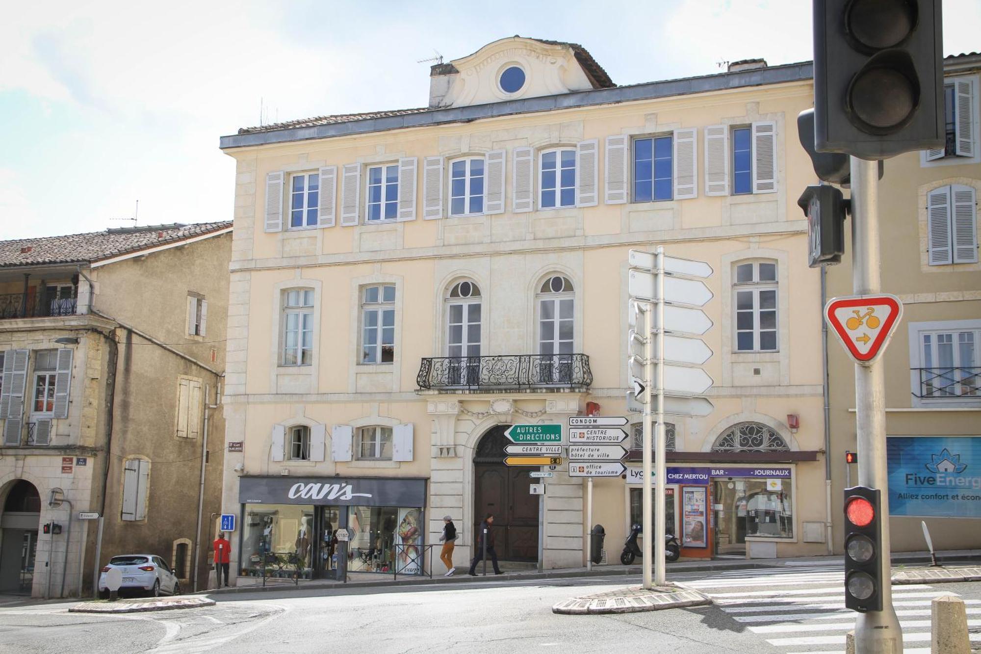 Villaret - Tres Spacieux En Coeur De Ville Auch Kültér fotó